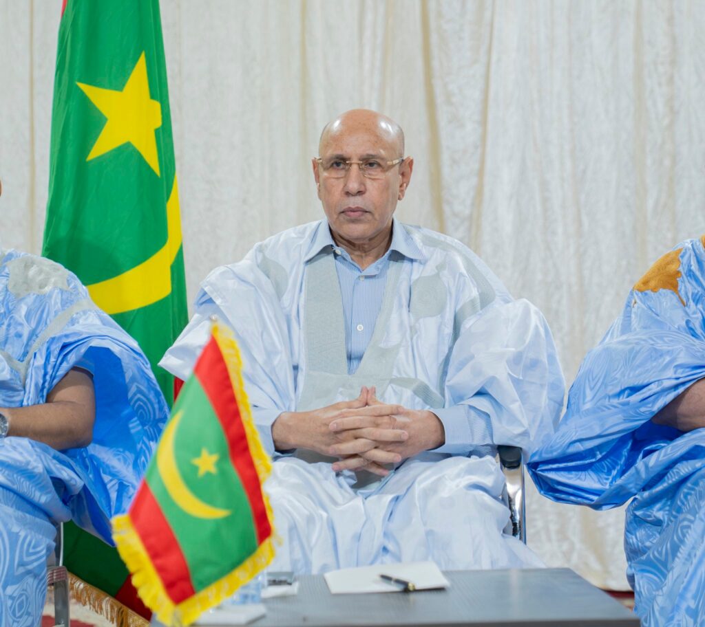 فخامة رئيس الجمهورية يجتمع بأطر ووجهاء مقاطعة لگصيبه