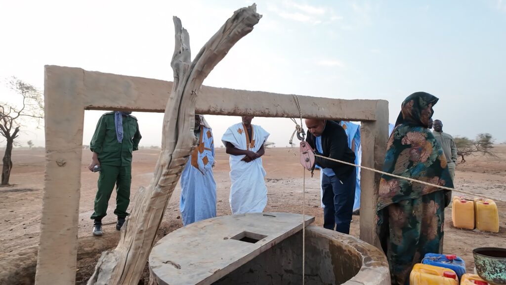 تنفيذًا لتوجيهات فخامة رئيس الجمهورية، المندوب العام لـ«التآزر» يزور عدة تجمعات وقرى بمقاطعة امبود